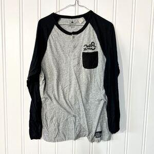 Disney Parks Authentic Grey Black Character 3/4 Sleeve Henley Size Medium